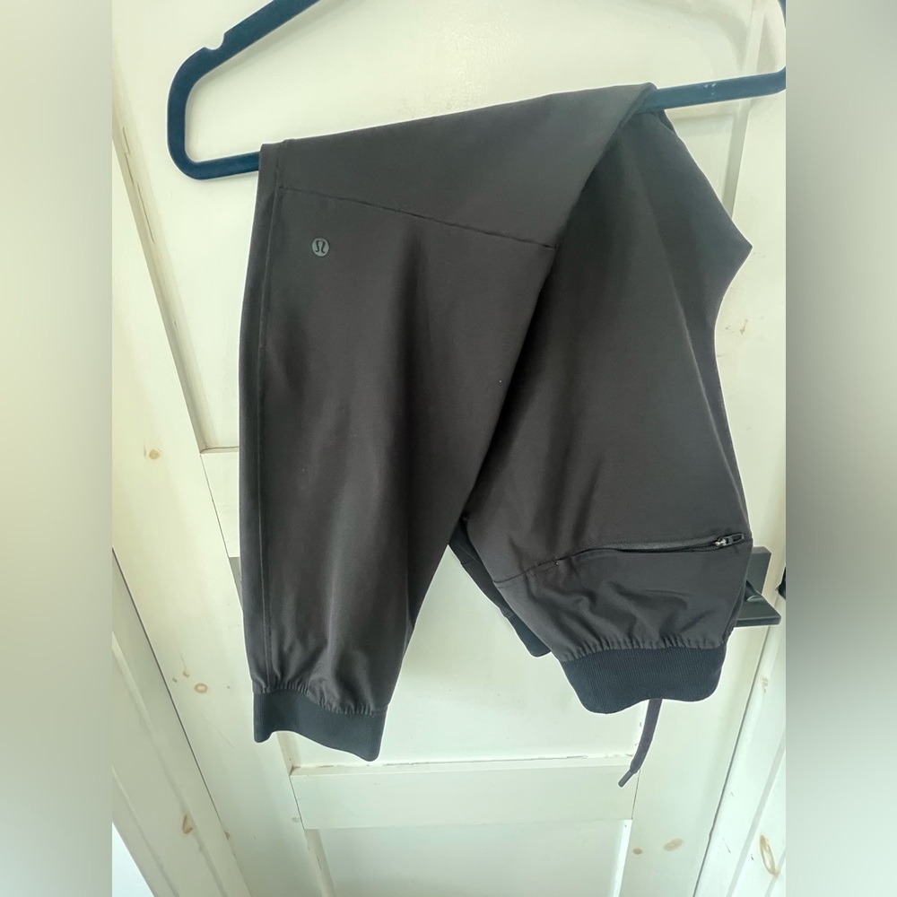 Men’s lulu lemon abc joggers size M